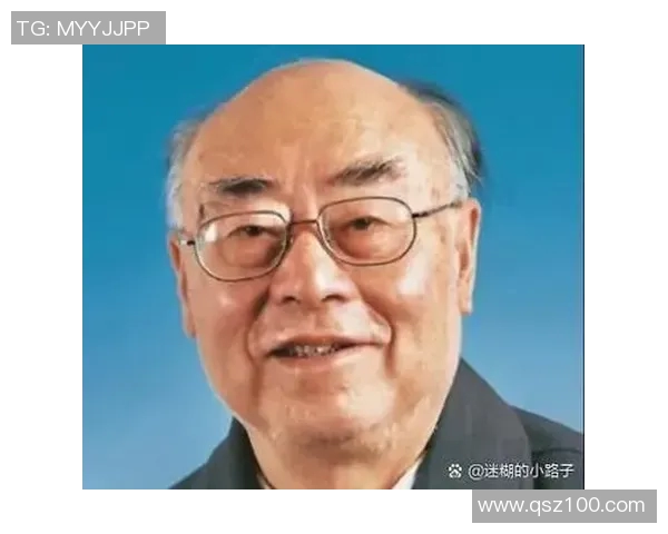 从草根到巅峰足球明星的奋斗与荣耀自传